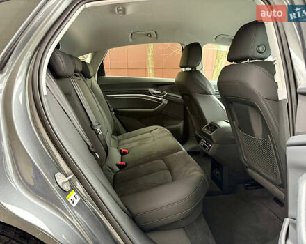 Сірий Ауді E-Tron, об'ємом двигуна 0 л та пробігом 39 тис. км за 46500 $, фото 46 на Automoto.ua