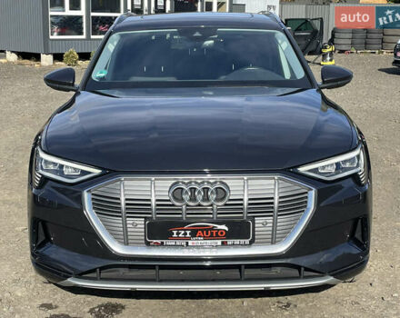 Серый Ауди E-Tron, объемом двигателя 0 л и пробегом 32 тыс. км за 42131 $, фото 2 на Automoto.ua