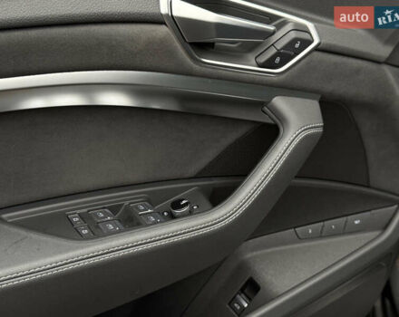 Сірий Ауді E-Tron, об'ємом двигуна 0 л та пробігом 151 тис. км за 29500 $, фото 62 на Automoto.ua