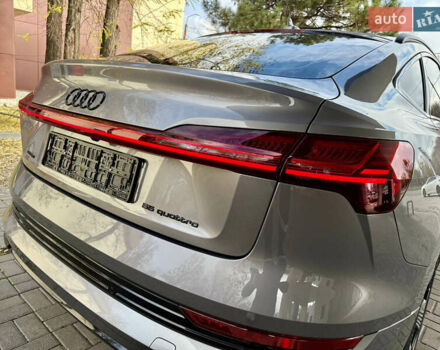 Серый Ауди E-Tron, объемом двигателя 0 л и пробегом 31 тыс. км за 46500 $, фото 6 на Automoto.ua