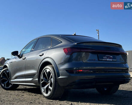 Серый Ауди E-Tron, объемом двигателя 0 л и пробегом 42 тыс. км за 47848 $, фото 5 на Automoto.ua