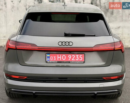 Серый Ауди E-Tron, объемом двигателя 0 л и пробегом 104 тыс. км за 39820 $, фото 23 на Automoto.ua