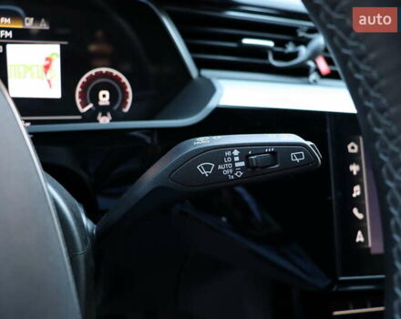 Серый Ауди E-Tron, объемом двигателя 0 л и пробегом 37 тыс. км за 55900 $, фото 27 на Automoto.ua