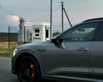 Серый Ауди E-Tron, объемом двигателя 0 л и пробегом 63 тыс. км за 40999 $, фото 12 на Automoto.ua