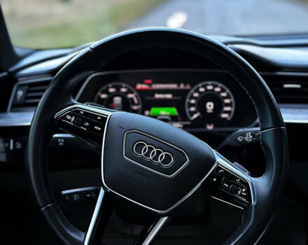 Серый Ауди E-Tron, объемом двигателя 0 л и пробегом 63 тыс. км за 40999 $, фото 26 на Automoto.ua