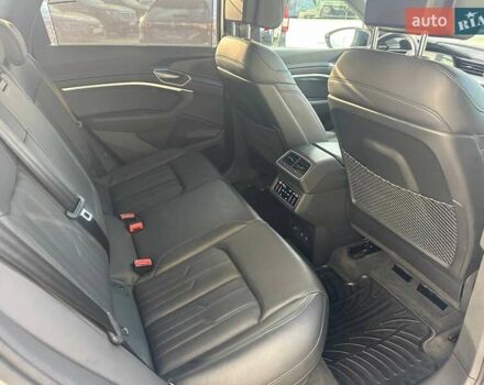 Сірий Ауді E-Tron, об'ємом двигуна 0 л та пробігом 27 тис. км за 53990 $, фото 17 на Automoto.ua
