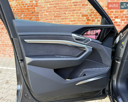 Серый Ауди E-Tron, объемом двигателя 0 л и пробегом 84 тыс. км за 39999 $, фото 27 на Automoto.ua