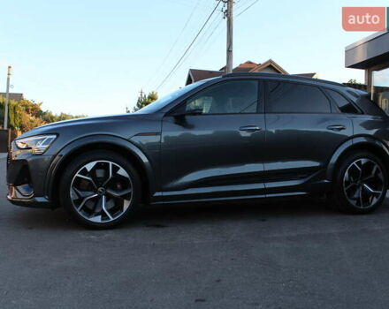 Сірий Ауді E-Tron, об'ємом двигуна 0 л та пробігом 28 тис. км за 47700 $, фото 2 на Automoto.ua