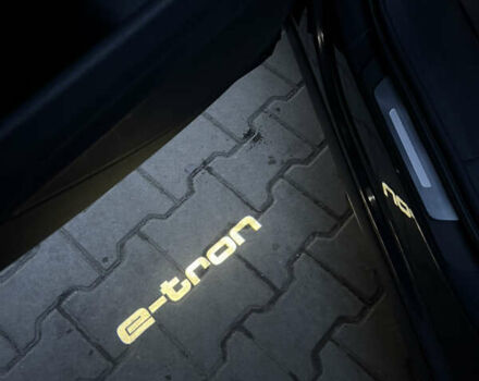 Серый Ауди E-Tron, объемом двигателя 0 л и пробегом 45 тыс. км за 42000 $, фото 12 на Automoto.ua