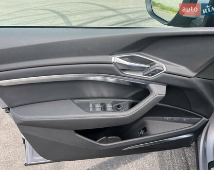 Сірий Ауді E-Tron, об'ємом двигуна 0 л та пробігом 22 тис. км за 48490 $, фото 16 на Automoto.ua