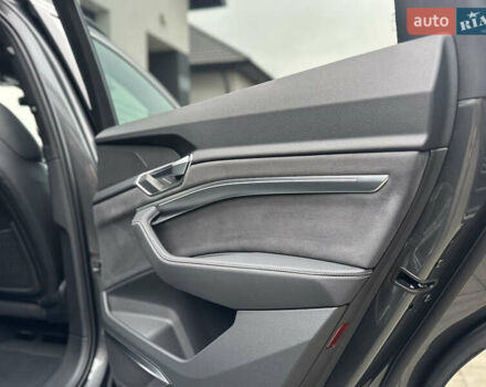 Сірий Ауді E-Tron, об'ємом двигуна 0 л та пробігом 22 тис. км за 49999 $, фото 84 на Automoto.ua