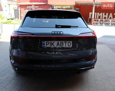 Серый Ауди E-Tron, объемом двигателя 0 л и пробегом 37 тыс. км за 55900 $, фото 6 на Automoto.ua