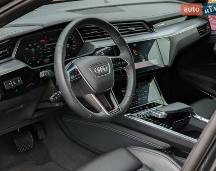 Сірий Ауді E-Tron, об'ємом двигуна 0 л та пробігом 100 тис. км за 41888 $, фото 15 на Automoto.ua