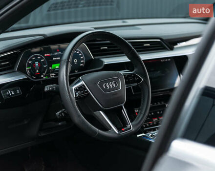 Серый Ауди E-Tron, объемом двигателя 0 л и пробегом 33 тыс. км за 53000 $, фото 19 на Automoto.ua