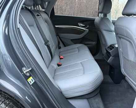 Серый Ауди E-Tron, объемом двигателя 0 л и пробегом 197 тыс. км за 23900 $, фото 39 на Automoto.ua