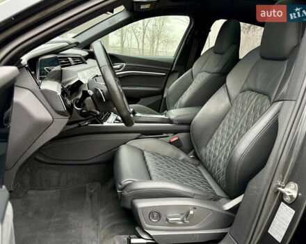 Серый Ауди E-Tron, объемом двигателя 0 л и пробегом 37 тыс. км за 49500 $, фото 34 на Automoto.ua