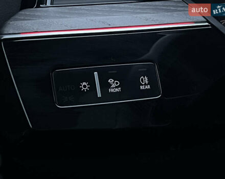 Серый Ауди E-Tron, объемом двигателя 0 л и пробегом 32 тыс. км за 41367 $, фото 65 на Automoto.ua