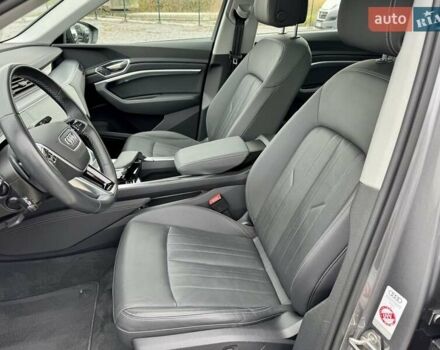 Ауди E-Tron 2022 в Хмельницком на Automoto.ua Серый Ауди E-Tron, объемом двигателя 0 л и пробегом 82 тыс. км за 39999 $, фото 13 на Automoto.ua