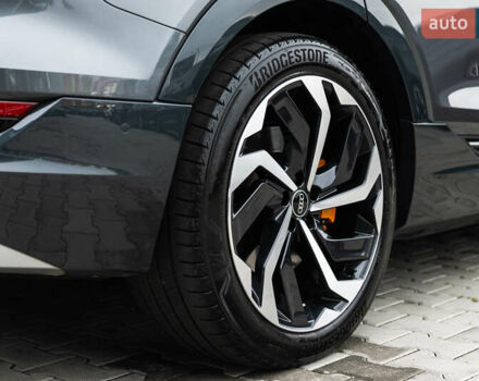 Серый Ауди E-Tron, объемом двигателя 0 л и пробегом 33 тыс. км за 53000 $, фото 14 на Automoto.ua
