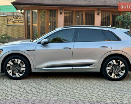 Сірий Ауді E-Tron, об'ємом двигуна 0 л та пробігом 49 тис. км за 36500 $, фото 11 на Automoto.ua