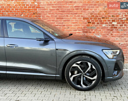 Серый Ауди E-Tron, объемом двигателя 0 л и пробегом 84 тыс. км за 39999 $, фото 11 на Automoto.ua