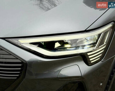 Серый Ауди E-Tron, объемом двигателя 0 л и пробегом 37 тыс. км за 49500 $, фото 30 на Automoto.ua