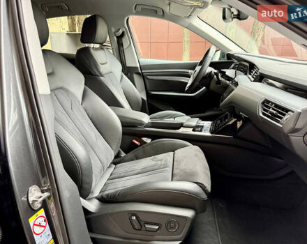 Сірий Ауді E-Tron, об'ємом двигуна 0 л та пробігом 39 тис. км за 46500 $, фото 49 на Automoto.ua