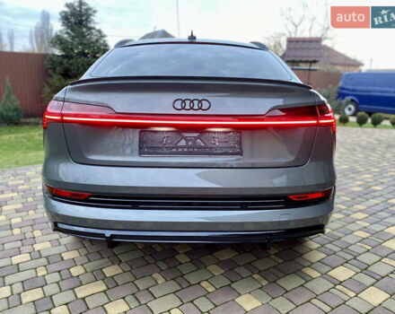 Сірий Ауді E-Tron, об'ємом двигуна 0 л та пробігом 43 тис. км за 45500 $, фото 6 на Automoto.ua