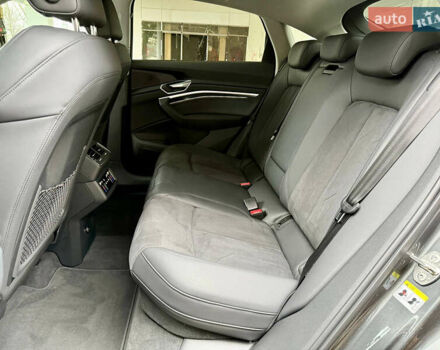 Сірий Ауді E-Tron, об'ємом двигуна 0 л та пробігом 39 тис. км за 46500 $, фото 38 на Automoto.ua