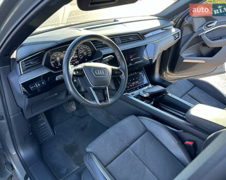 Сірий Ауді E-Tron, об'ємом двигуна 0 л та пробігом 58 тис. км за 45200 $, фото 15 на Automoto.ua