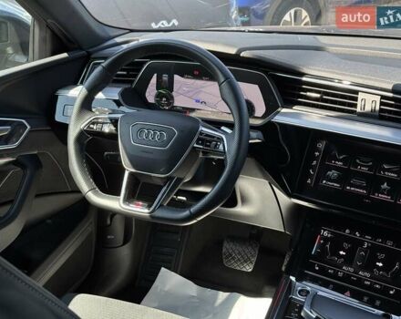 Серый Ауди E-Tron, объемом двигателя 0 л и пробегом 70 тыс. км за 39650 $, фото 20 на Automoto.ua