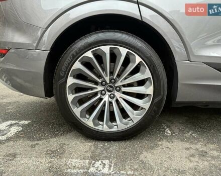 Серый Ауди E-Tron, объемом двигателя 0 л и пробегом 112 тыс. км за 31900 $, фото 38 на Automoto.ua