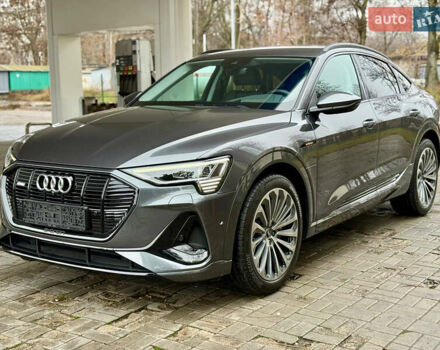 Сірий Ауді E-Tron, об'ємом двигуна 0 л та пробігом 39 тис. км за 46500 $, фото 20 на Automoto.ua