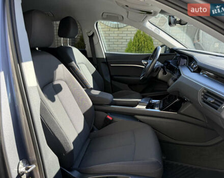 Серый Ауди E-Tron, объемом двигателя 0 л и пробегом 90 тыс. км за 33000 $, фото 78 на Automoto.ua