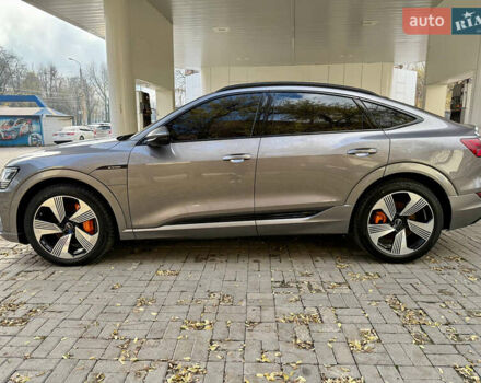 Серый Ауди E-Tron, объемом двигателя 0 л и пробегом 31 тыс. км за 46500 $, фото 16 на Automoto.ua