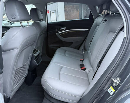 Серый Ауди E-Tron, объемом двигателя 0 л и пробегом 197 тыс. км за 23900 $, фото 34 на Automoto.ua