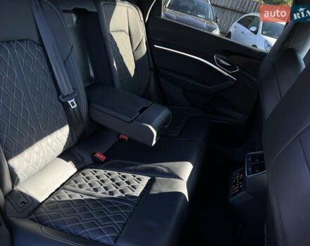 Серый Ауди E-Tron, объемом двигателя 0 л и пробегом 42 тыс. км за 47848 $, фото 37 на Automoto.ua