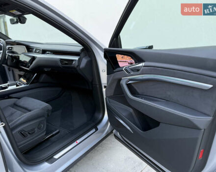 Сірий Ауді E-Tron, об'ємом двигуна 0 л та пробігом 63 тис. км за 39999 $, фото 39 на Automoto.ua