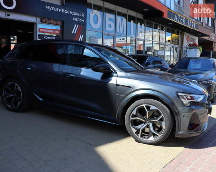 Серый Ауди E-Tron, объемом двигателя 0 л и пробегом 37 тыс. км за 55900 $, фото 7 на Automoto.ua