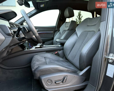 Сірий Ауді E-Tron, об'ємом двигуна 0 л та пробігом 25 тис. км за 47431 $, фото 63 на Automoto.ua