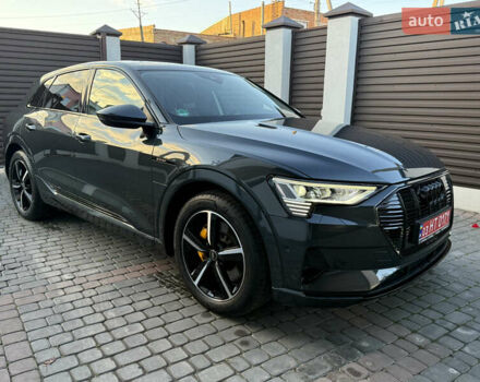 Серый Ауди E-Tron, объемом двигателя 0 л и пробегом 13 тыс. км за 36500 $, фото 13 на Automoto.ua