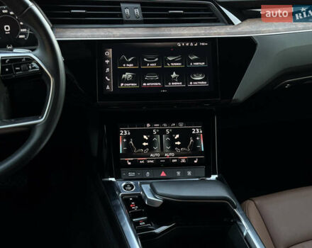 Сірий Ауді E-Tron, об'ємом двигуна 0 л та пробігом 49 тис. км за 36500 $, фото 45 на Automoto.ua