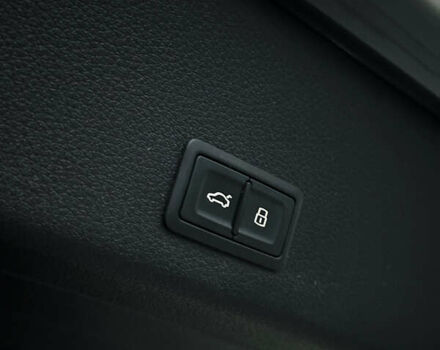 Серый Ауди E-Tron, объемом двигателя 0 л и пробегом 63 тыс. км за 40999 $, фото 50 на Automoto.ua