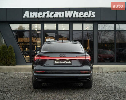 Сірий Ауді E-Tron, об'ємом двигуна 0 л та пробігом 64 тис. км за 37900 $, фото 5 на Automoto.ua