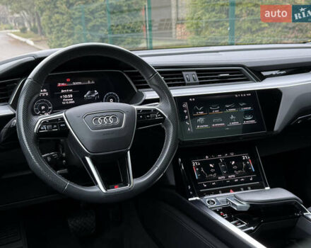 Сірий Ауді E-Tron, об'ємом двигуна 0 л та пробігом 151 тис. км за 29500 $, фото 117 на Automoto.ua