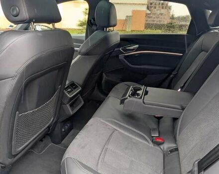 Серый Ауди E-Tron, объемом двигателя 0 л и пробегом 41 тыс. км за 43500 $, фото 12 на Automoto.ua