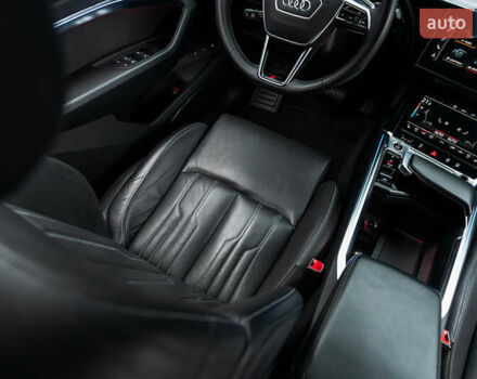 Серый Ауди E-Tron, объемом двигателя 0 л и пробегом 33 тыс. км за 53000 $, фото 38 на Automoto.ua