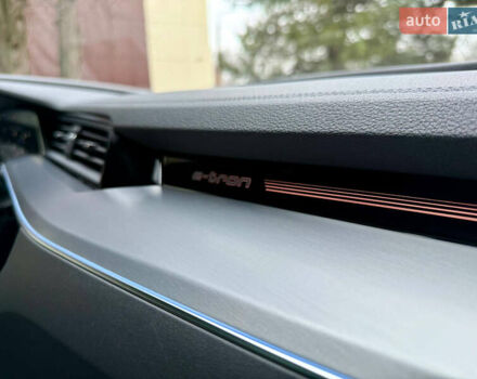 Серый Ауди E-Tron, объемом двигателя 0 л и пробегом 39 тыс. км за 44500 $, фото 57 на Automoto.ua