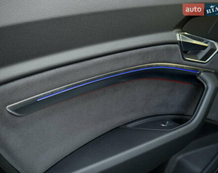 Сірий Ауді E-Tron, об'ємом двигуна 0 л та пробігом 25 тис. км за 47431 $, фото 73 на Automoto.ua