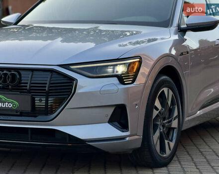 Сірий Ауді E-Tron, об'ємом двигуна 0 л та пробігом 49 тис. км за 36500 $, фото 7 на Automoto.ua